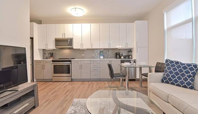 Boston Pier 1 BR | Close to Airport | Workspaces
