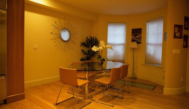 Boston's historic South End! Centrally located, cozy, 2BR condo with AC, WiFi!