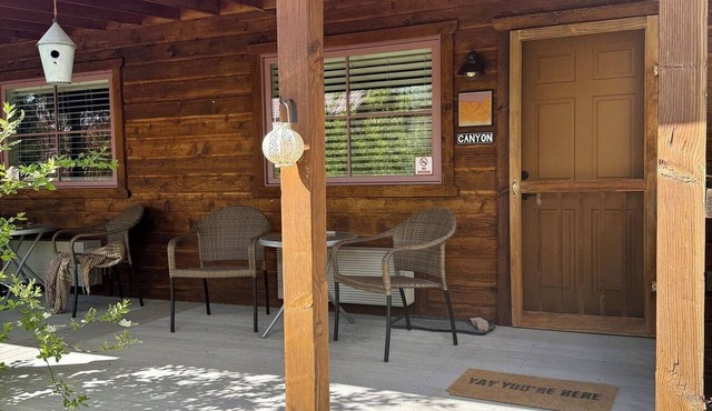 Boutique Retreat, Canyon Room