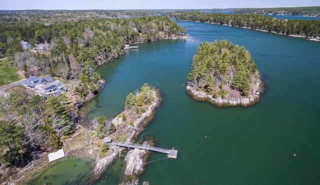 Breathtaking Oceanfront Views with Deep-Water Dock and Mooring