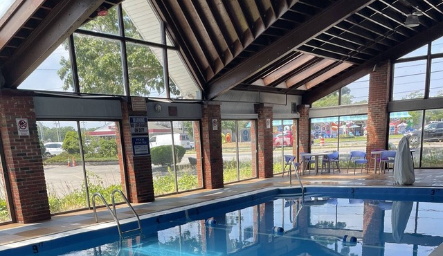 Brentwood Motor Inn