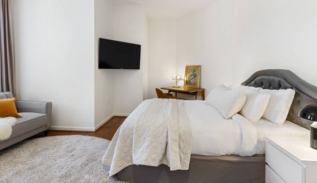 Brexton Hotel - Charming Studio in Mt. Vernon