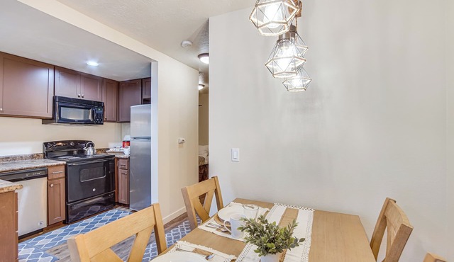 Brian Head Studio Condo w/Balcony + Mountain View