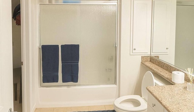 Bright 2-bedroom apartment with AC in Spectrum Irvine