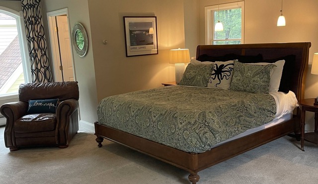 Bright Clean Comfortable Apartment/Studio Sleeps 4