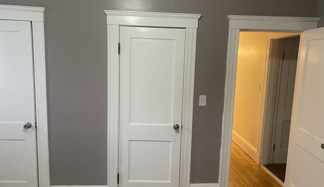 Bright, Sunny & Newly Renovated Duplex Close to Boston