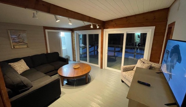 Brookside Hideaway, Brook Road Inn