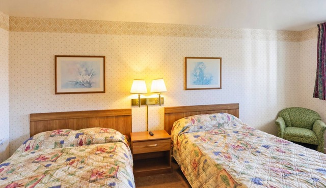 Budget-Friendly Stay Near I-64 | Free Parking, Close to Downtown Lewisburg