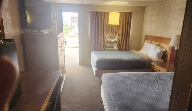 Budget-Friendly Stay w/Comfortable Beds + Convenient Highway Access - 2 Units!
