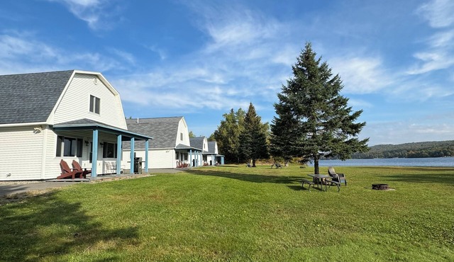 Cabin 1: Renovated Lakefront Retreat: Sleeps 10 BBQ Kayaks Firepit Private Dock