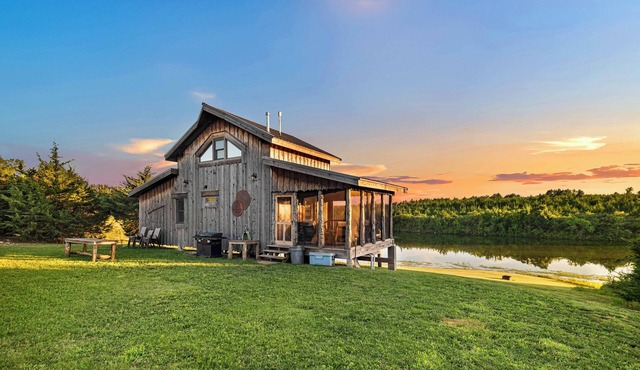 Cabin on Private 4-Acre Pond, King Bed