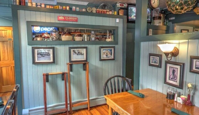 Cafe Drydock & Inn