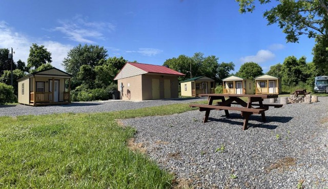 Canal Cabins