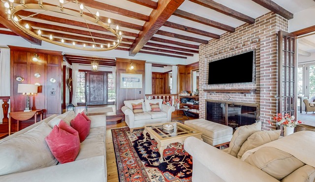 Capeview Estate | House in Bourne with Water Views & Deck