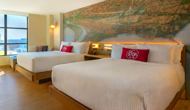 Capitol City Getaway! On-Site Restaurant, Rooftop Lounge, Near Audi Field