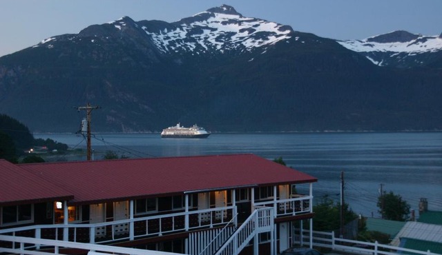 Captain's Choice Motel