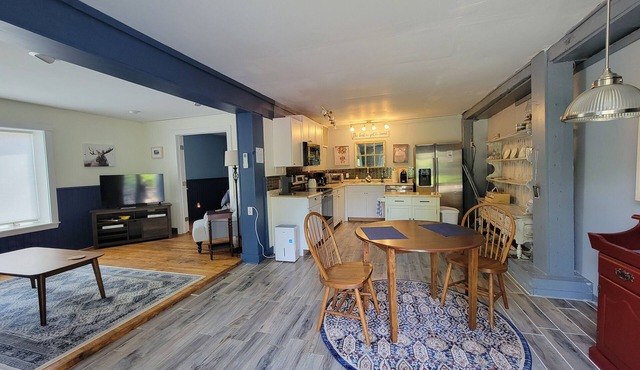 Captain's Quarters - Large one bed apartment