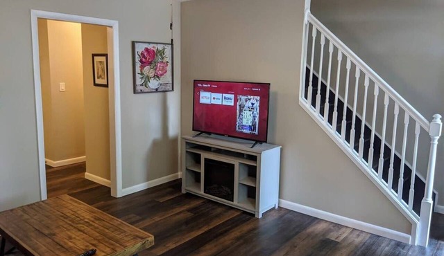 Carter #5, Private Two Bed near Xavier, Downtown