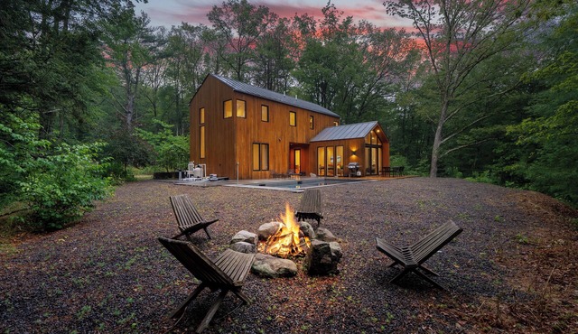 Catskills Creek - Forest Views, Hot Tub & Pool