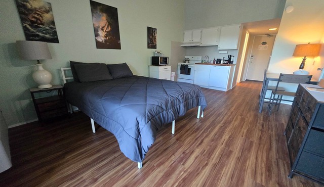 Cedar Lodge Condo Balcony and Full Kitchen