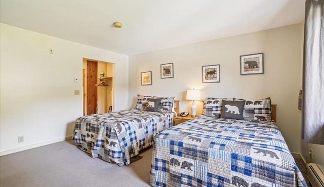 Cedarbrook Two Double bed Hotel Room with outdoor heated pool 216