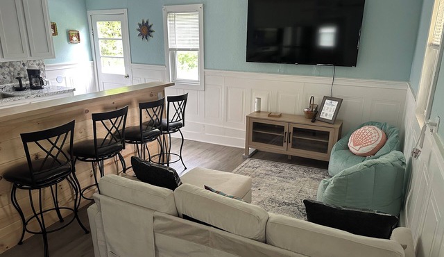 Center of Everything Southern Maine… 3-bedroom house, huge yard in Buxton