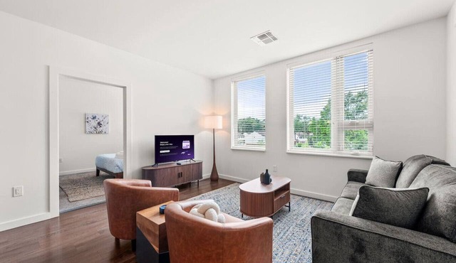 Central 2BR Near Clinic, CWRU & Museums