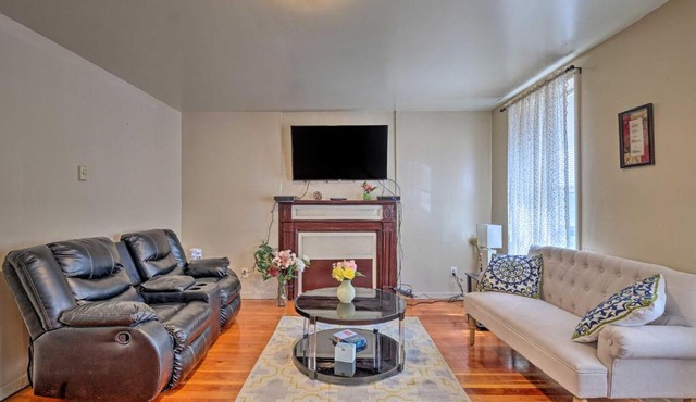 Central Dtwn Albany Apt - Walk to Cafes and Museums!