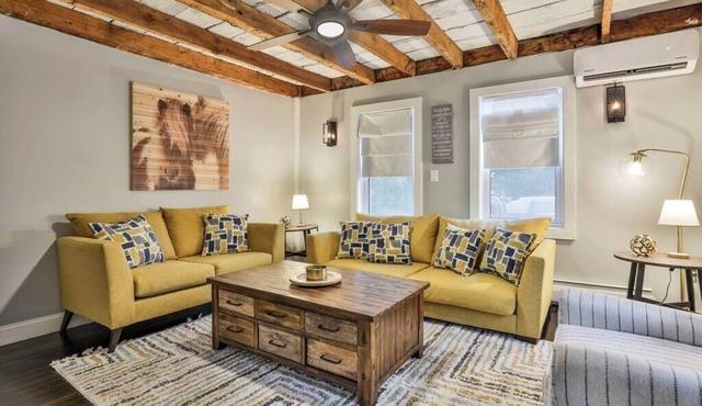 Charming 1825 Farmhouse Near Boston & Canobie Lake