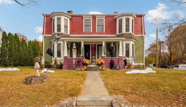 Charming 2-bedroom apartment in welcoming Putnam - 2nd Floor