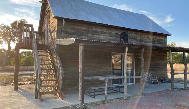 Charming 2-bedroom cabin in rural Penokee