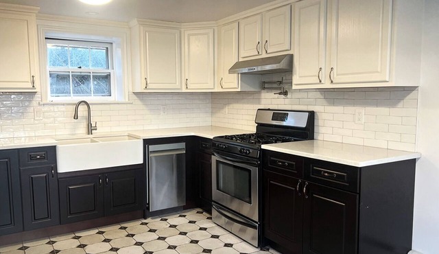 Charming 2-bedroom cottage in Cortlandt with WiFi access