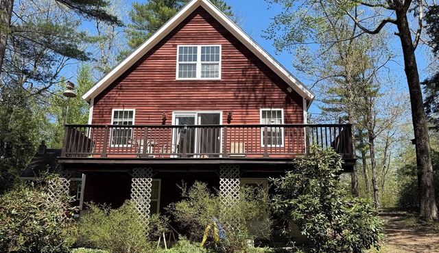 Charming 2-bedroom house with AC, WiFi in lovely Falmouth