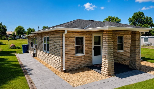 Charming 2-bedroom house with WiFi, AC in delightful Haigler