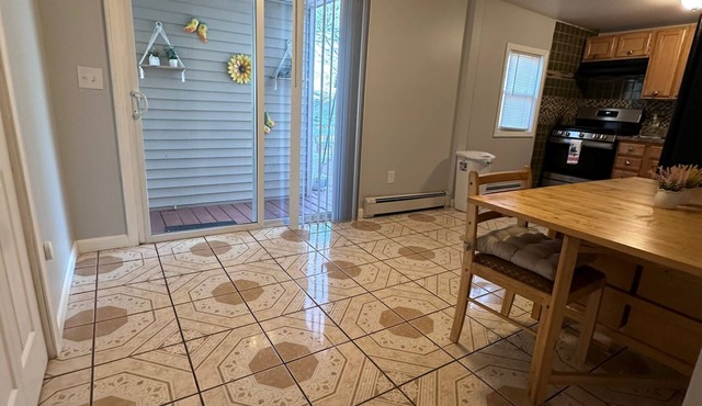 Charming 2-bedroom house with WiFi, AC in pleasant Meriden
