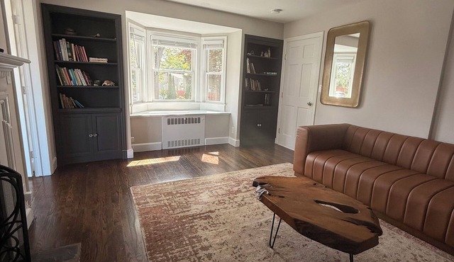 Charming 2-bedroom house with WiFi, AC in delightful Milford