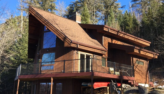 Charming 2-bedroom lake house on fabulous Lake Eden with WiFi
