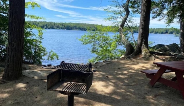 Charming 3-bedroom house with WiFi, AC in delightful Moultonborough