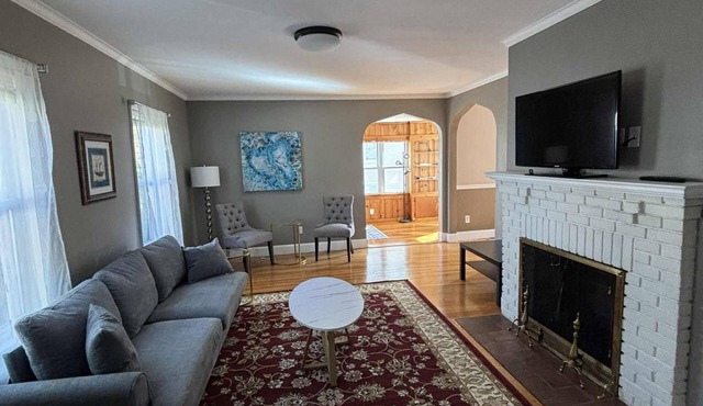 Charming 3-bedroom, 1.5 bath house in Worcester