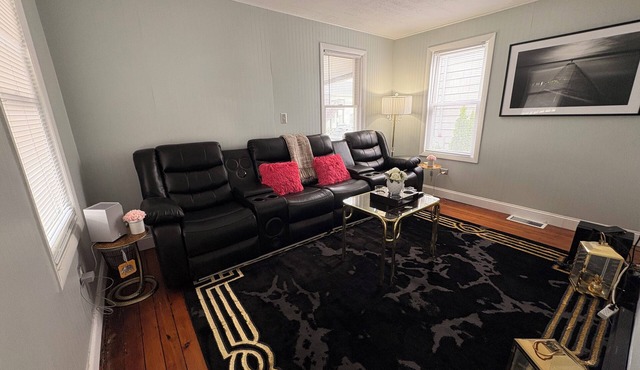 Charming 3-bedroom Beach House