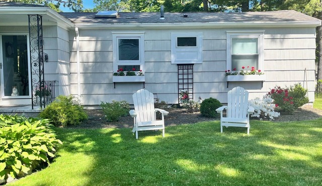Charming 3-bedroom house with AC and WiFi in lovely Wayland