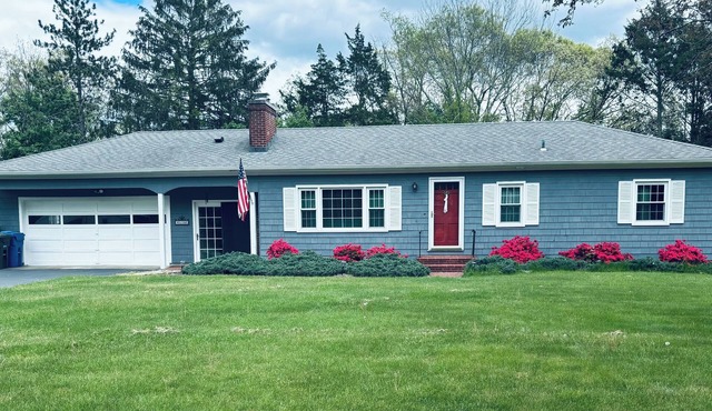 Charming 3-bedroom ranch 1 minute from Mohegan Sun.