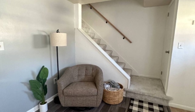 Charming 3-bedroom townhome with AC and WiFi in Greensburg