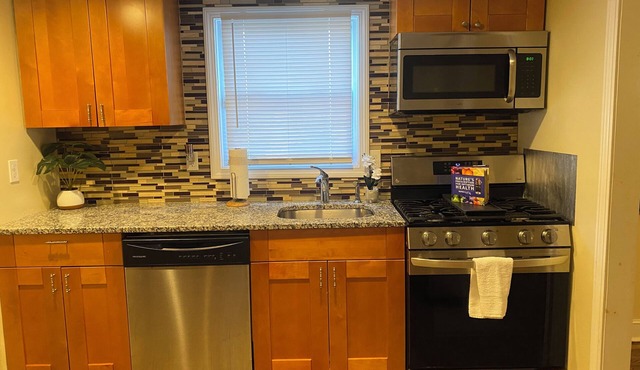 Charming 4 bedroom house in welcoming Bloomfield with AC