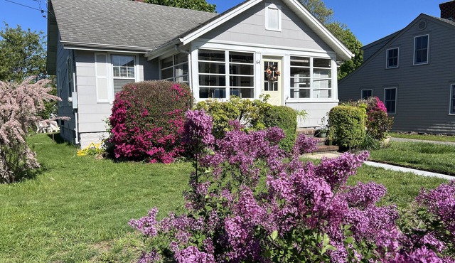 Charming Beach Cottage, Steps to Beach, Enjoy Scenic Vineyards & Farm Stands
