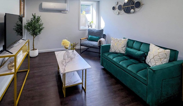 Charming Brand New Apartment with AC in vibrant New Haven-Near Tweed Airport