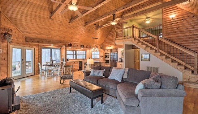 Charming Cabin w/Hot Tub, Fire Pit & Views!