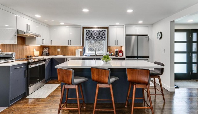 Charming Connecticut Hideaway: Year-Round Fun!
