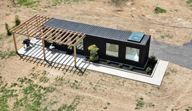 Charming Container Getaway Amidst Rural Serenity