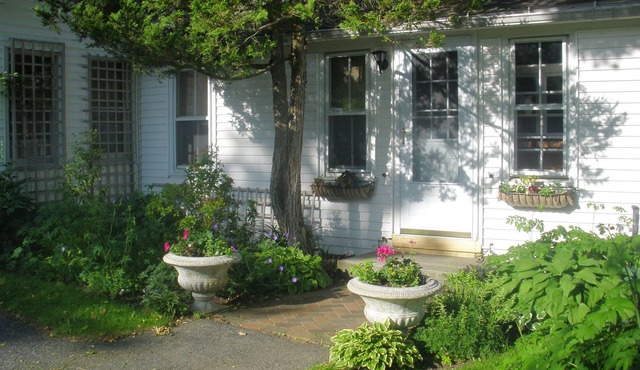 Charming Cottage, New Marlborough Village Green in the Berkshires